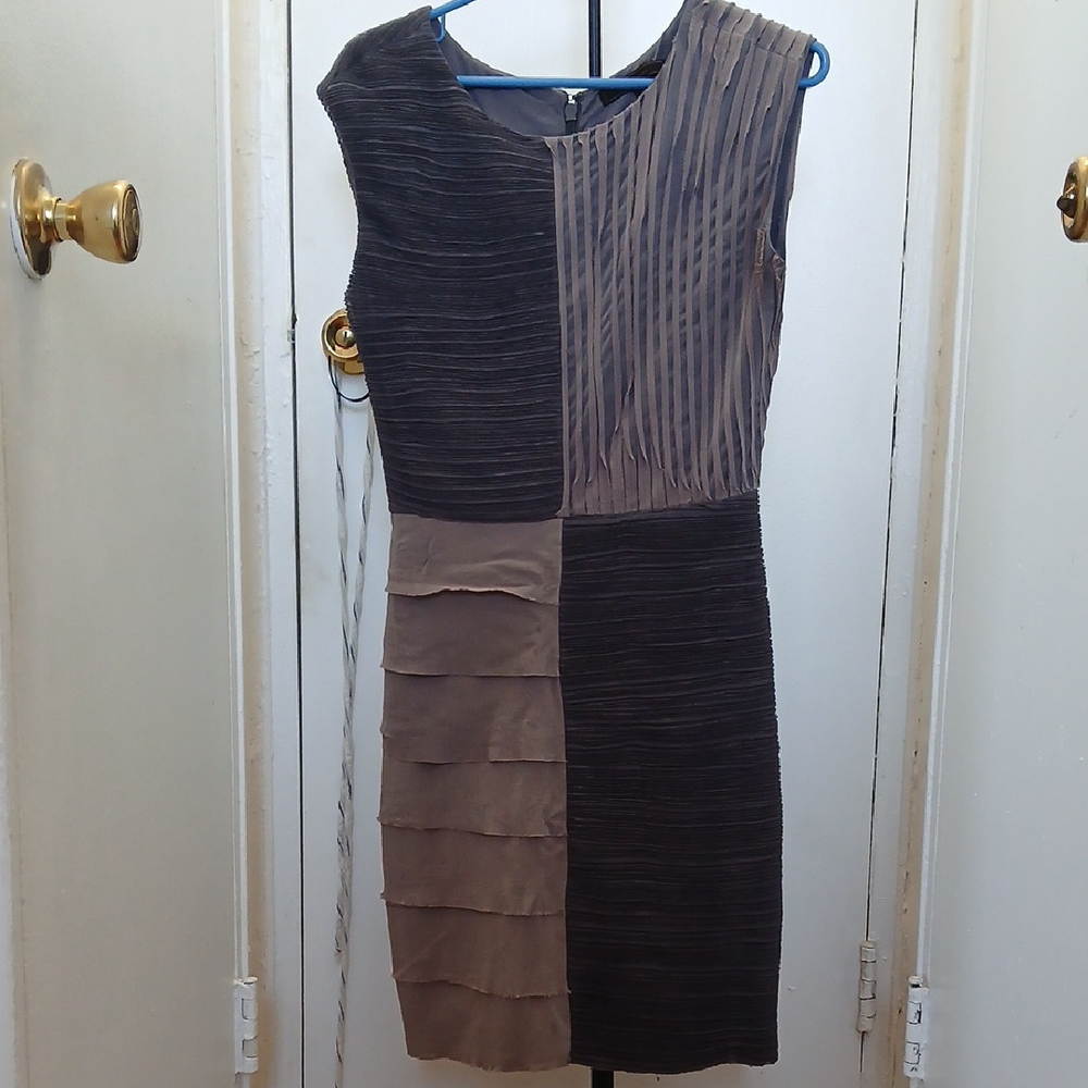 Elegant Black and Gray Sleeveless Dress